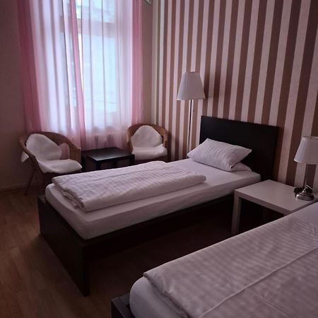 Hotel-Pension Charlottenburg Berlin Bagian luar foto