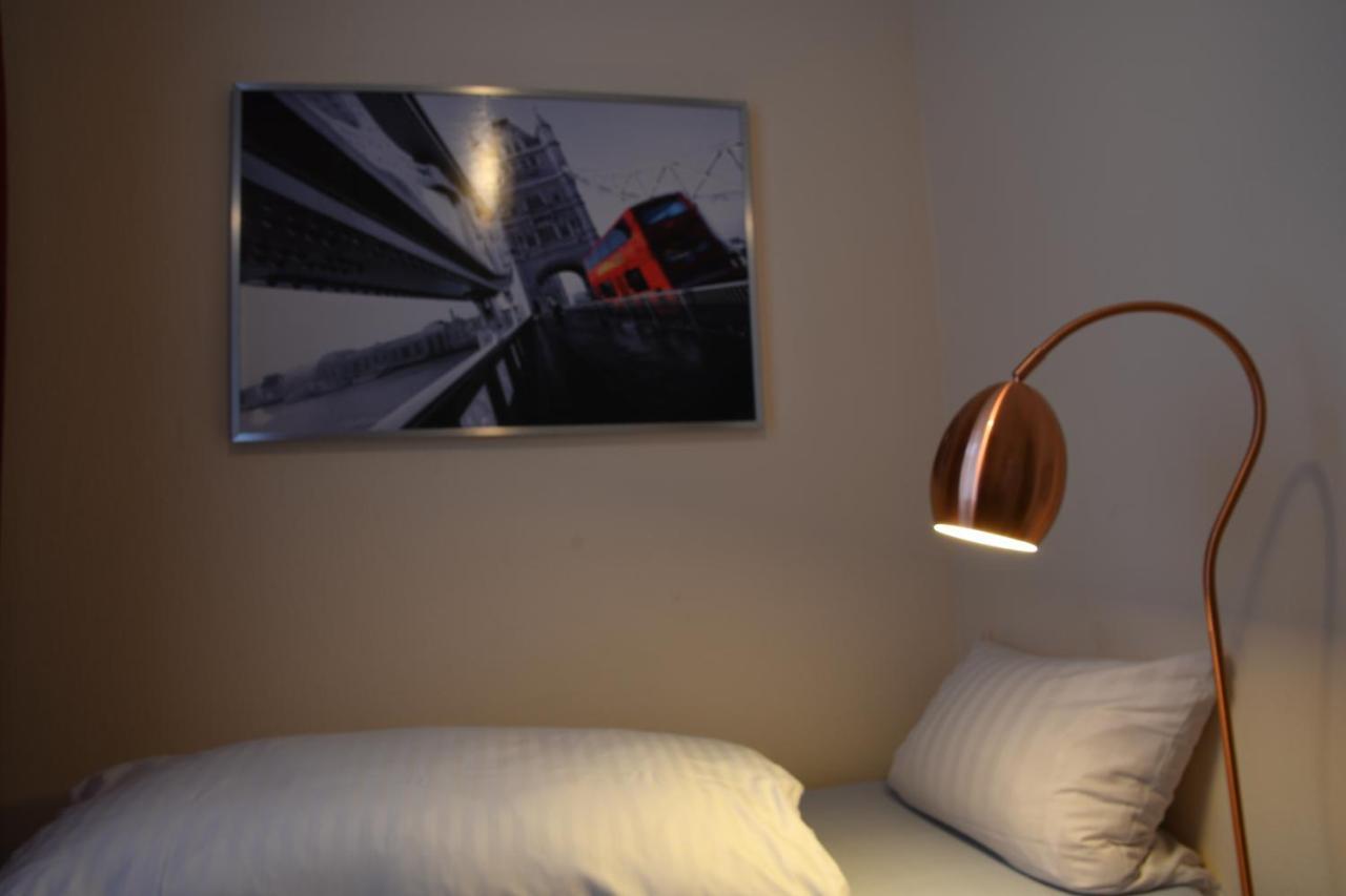 Hotel-Pension Charlottenburg Berlin Bagian luar foto