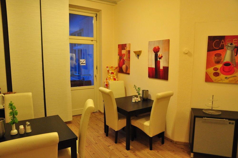 Hotel-Pension Charlottenburg Berlin Bagian luar foto
